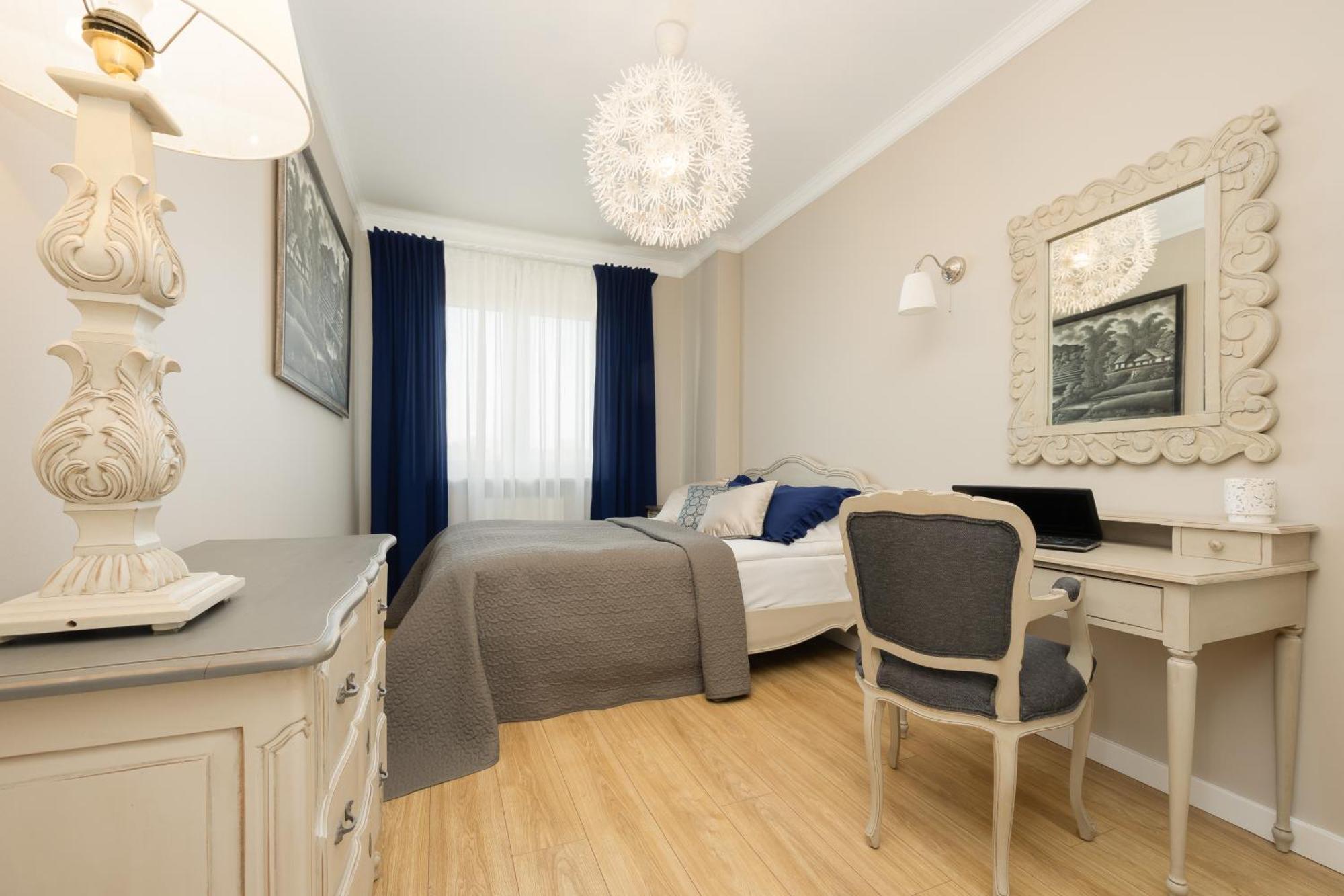 Beautiful For 6 People With Balcony And Parking In By Renters Apartment